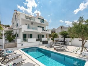 Apartment Moderne Ferienwohnung mit Terrasse in Slatine - Arbanija - image1