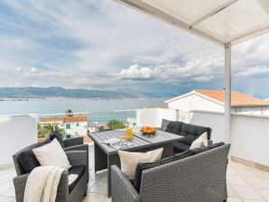 Sea view apartment in Slatine with terrace - Arbanija - image1