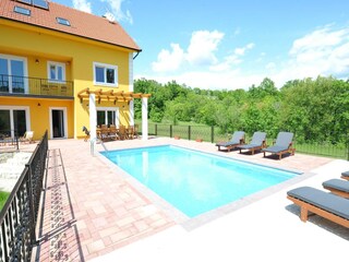 Villa Svib Outdoor Recording 2