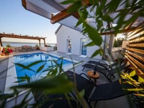 Hübsches Ferienhaus mit eigenem Swimmingpool - Maslenica - image1