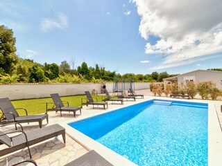 Maison de vacances Banjole Enregistrement extérieur 6