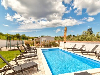 Maison de vacances Banjole Enregistrement extérieur 10