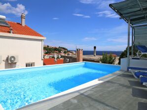 Ferienhaus Charmante maison de vacances avec piscine à Cara