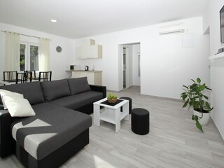 Apartment Cilipi Features 8