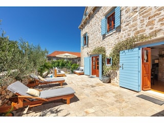 Villa Milna (Brač)  28