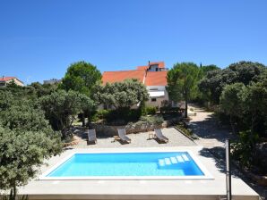 Entspannendes Ferienhaus mit privatem Pool - Mandre - image1