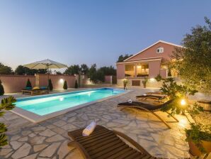 Ferienhaus Fraaie vakantiewoning in Dalmatië met privézwembad