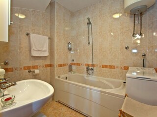 Villa Sumartin Features 20