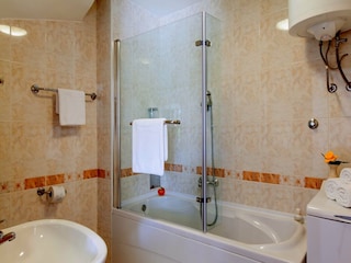 Villa Sumartin Features 12