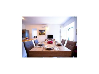 Villa Sumartin Features 17