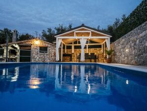 Casa per le vacanze Bella casa vacanza con piscina privata a Mali Iž - Iž - image1