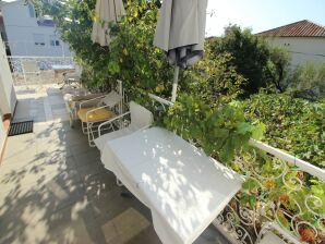 Wohnung in Starigrad am Strand