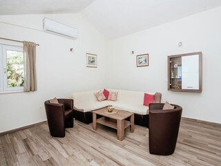 Apartment Starigrad Features 18