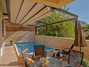 Villa in Žrnovnica mit beheiztem Salzwasserpool