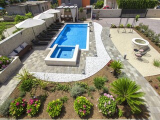 Villa Grebastica Buitenaudio-opname 10