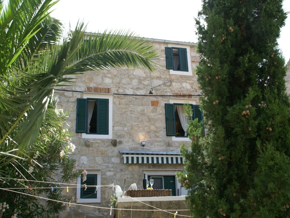 Apartment Küstenwohnung in Vis in der Nähe des Meeres