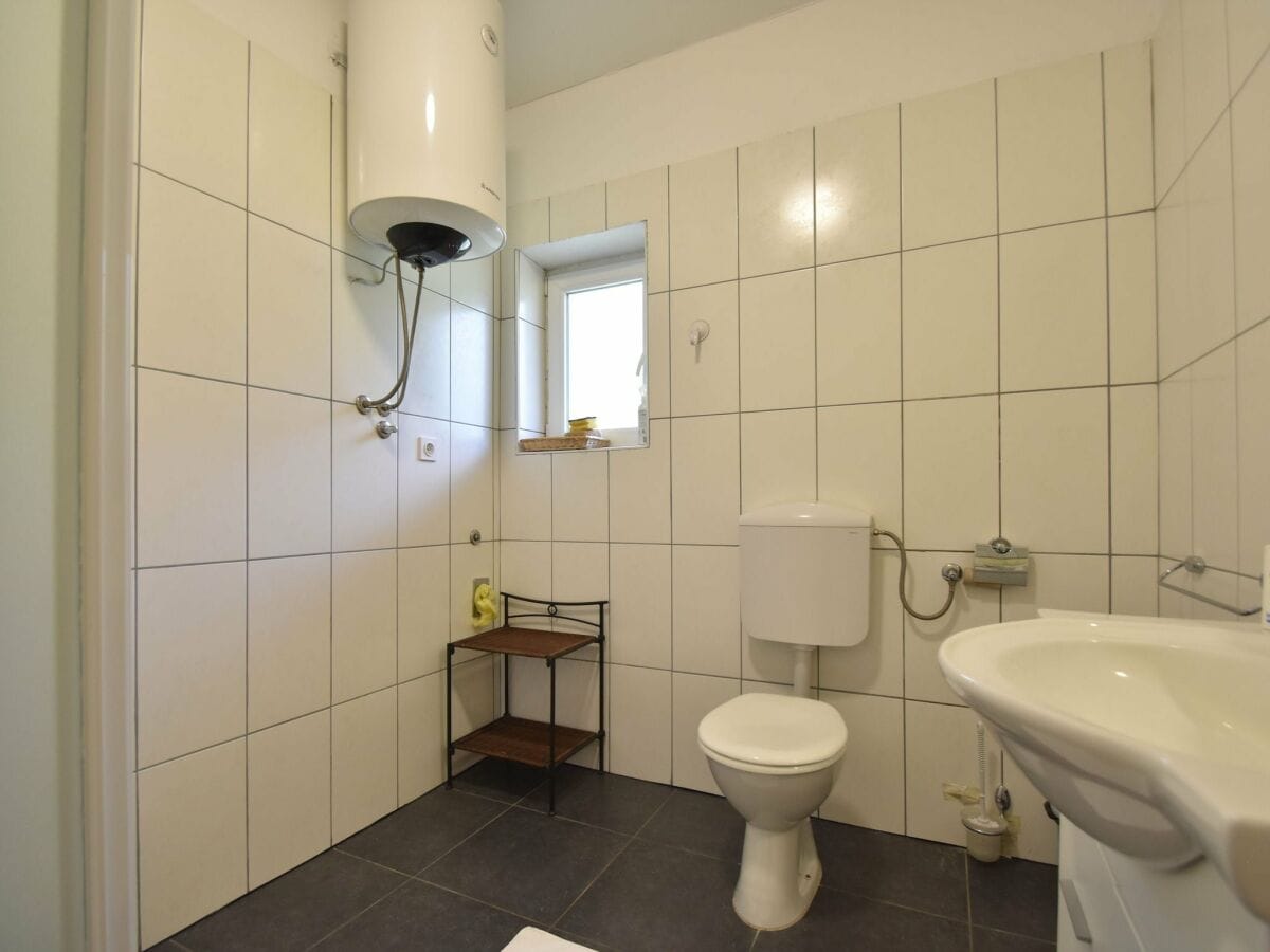 Apartment Puljane Ausstattung 18