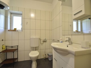 Apartment Puljane Ausstattung 13