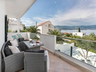 Apartment Arbanija Außenaufnahme 6