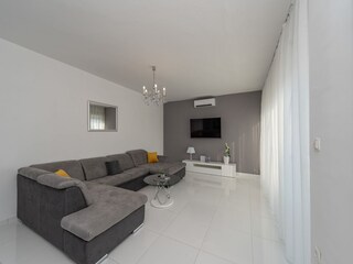 Holiday house Galovac Features 28