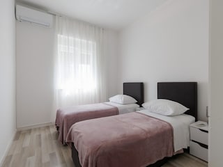 Holiday house Galovac Features 24