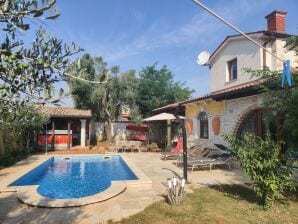 Holiday house Holiday Home in ian with Private Pool - Šišan - image1
