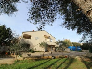 Apartment Geräumige Ferienwohnung mit Garten in Zadar - Zadar - image1