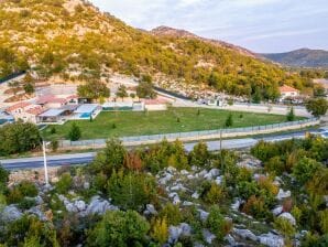 Holiday house Schönes Ferienhaus in Neorić mit beheiztem Pool - Dicmo - image1