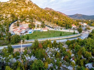 Holiday house Dicmo Environment 1