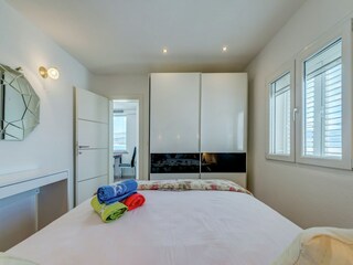 Apartment Arbanija Ausstattung 12