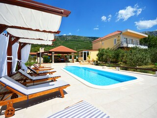 Villa Kaštel Lukšić Außenaufnahme 2