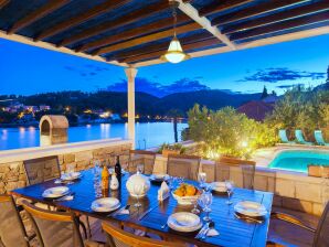 Beautiful Villa with Private Swimming Pool at Selca - Sumartin - image1