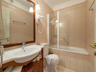Villa Sumartin Features 21