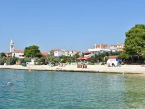 Precioso apartamento en Pakoštane con barbacoa - Pakostan - image1