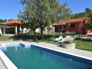Villa mit privatem Pool in Trilj, Dalmatien - Nova Sela - image1