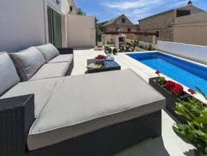 Irrésistible villa avec piscine à Povlja - Povlia - image1