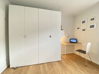 Schlafzimmer II