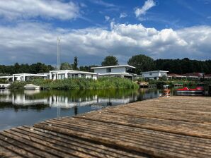 Villa à Zeewolde avec ponton privé