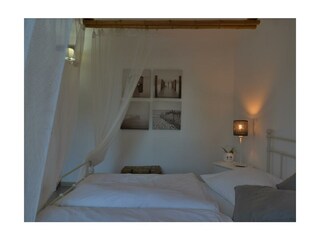 Schlafzimmer mit Doppelbett Erdgeschoss