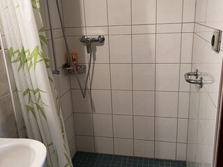 Dusche / WC im 1. Stock