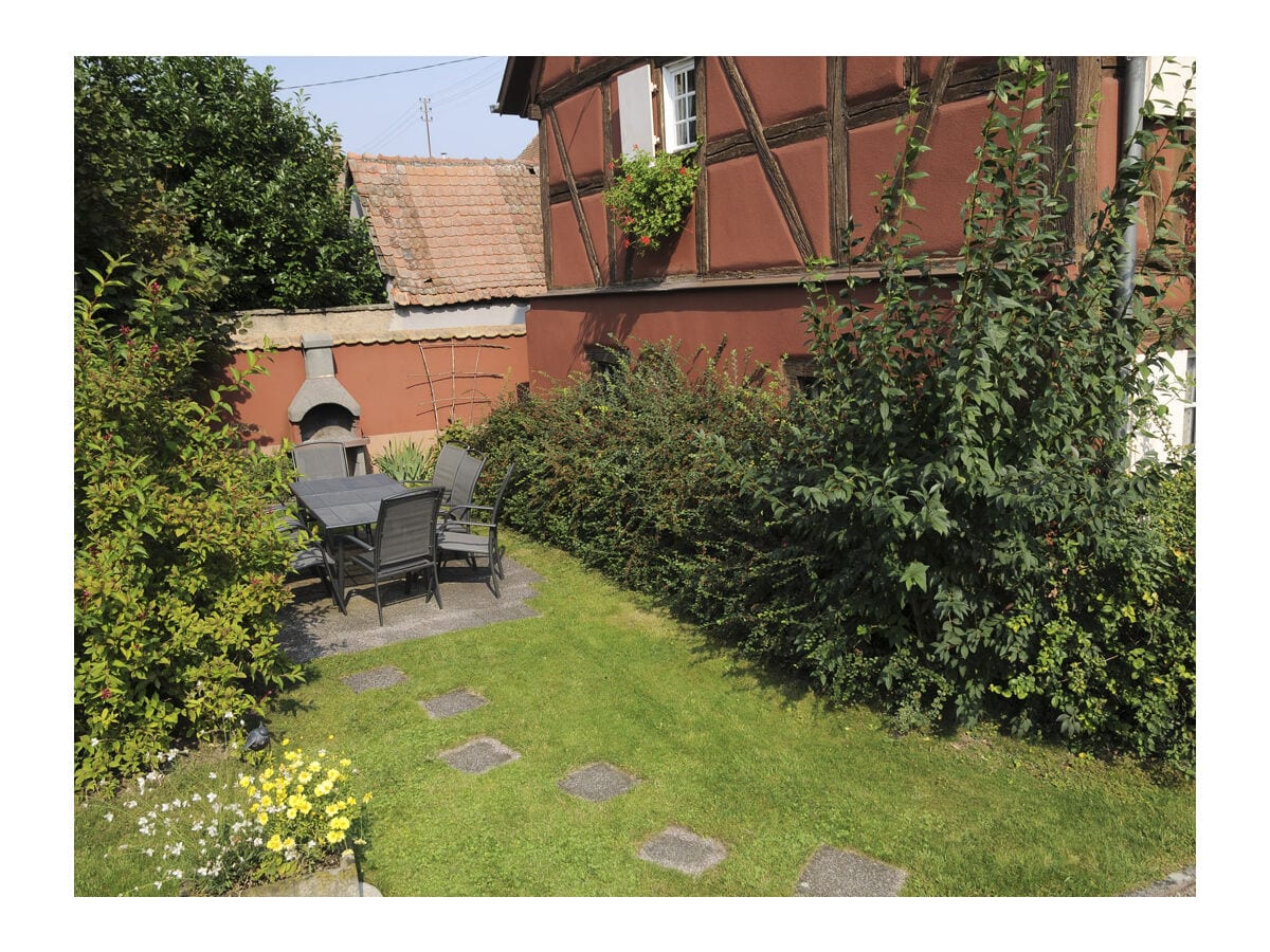 Gartenmöbel und Barbecue