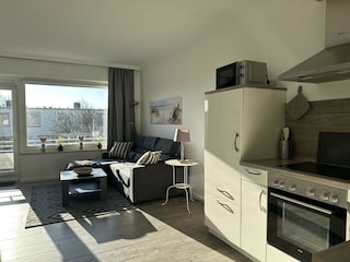 Küche und Wohnzimmer