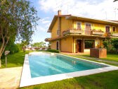 Holiday house with pool