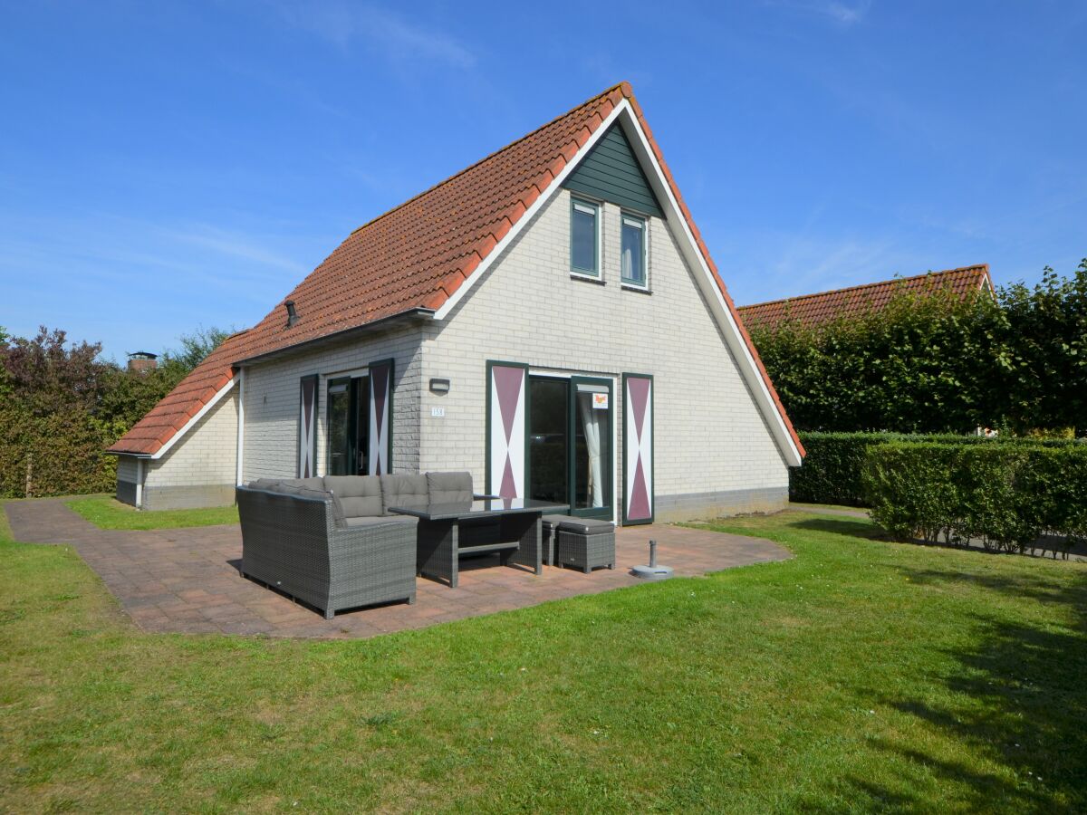 Terrasse in Südlage mit großem Garten