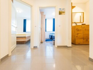 Blick vom Flur in die Schlafzimmer