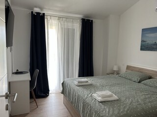 Schlafzimmer 2 m. Bett 180x200, Sat-TV, Klima w/k, TV,