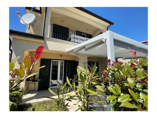 Blick auf den tollen Balkon & die große sonnige/schatti