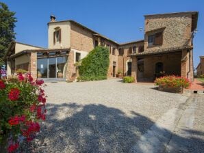 Bauernhaus in Chianti mit Pool und Terrasse