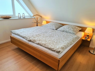 Schlafraum mit Doppelbett (180x200)