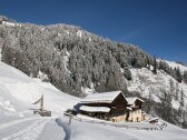 Winter dream in Püstschai, drive right up to the hut